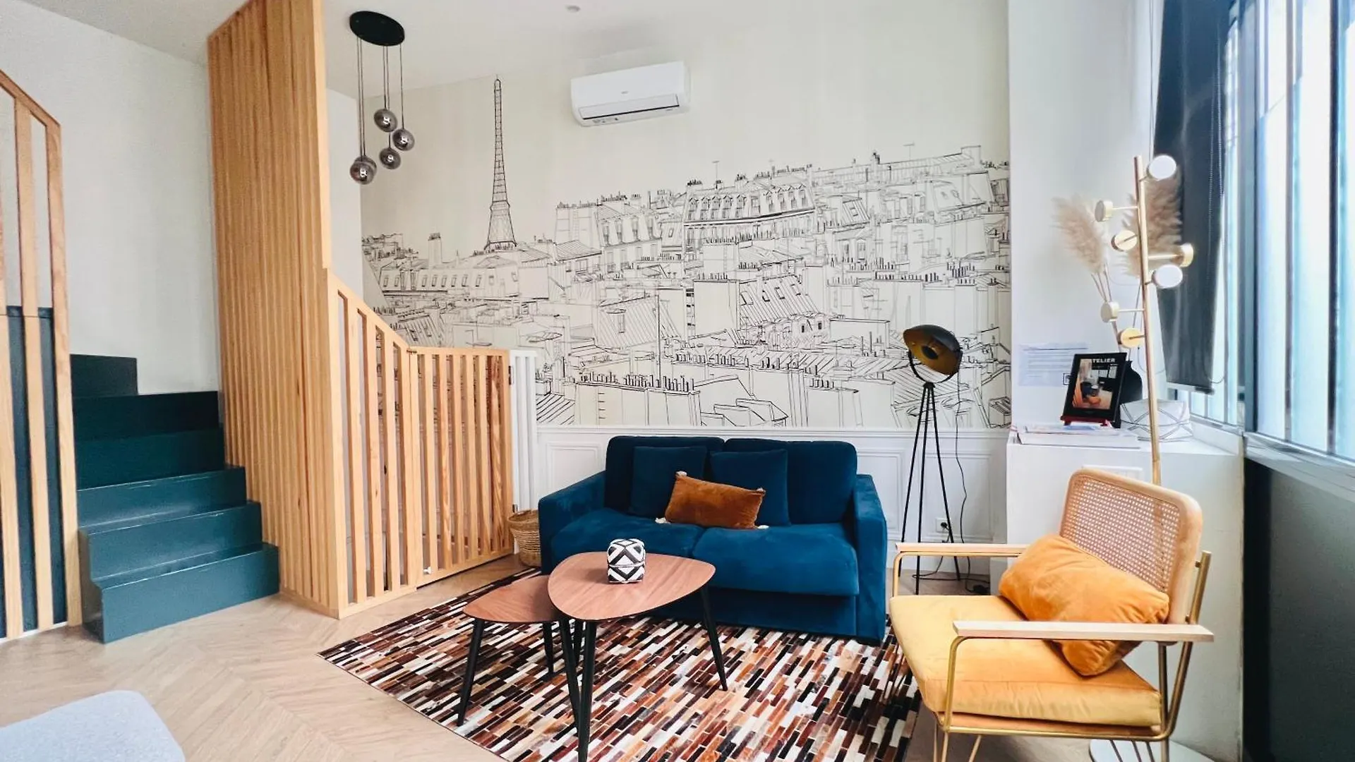 Montmartre Marvel! Designer Apartment Near Metro Paris