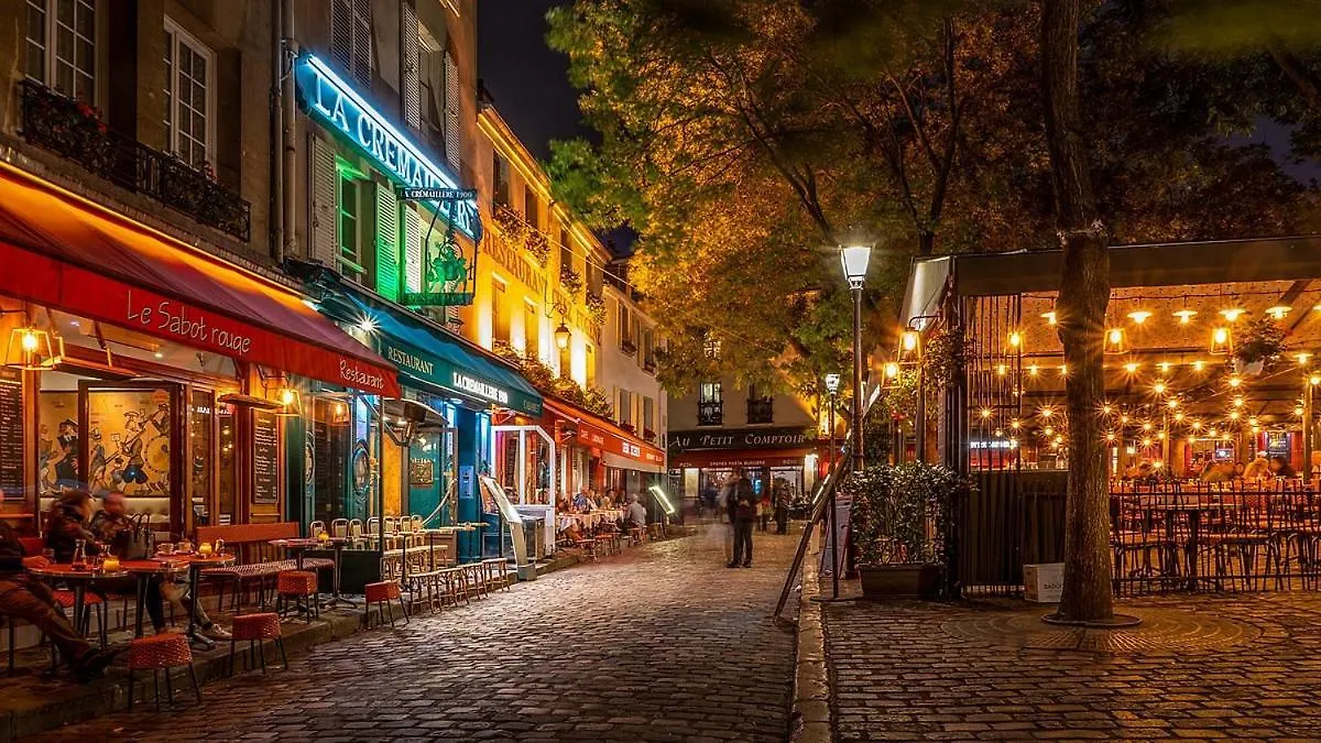 Montmartre Marvel! Designer Apartment Near Metro Paris