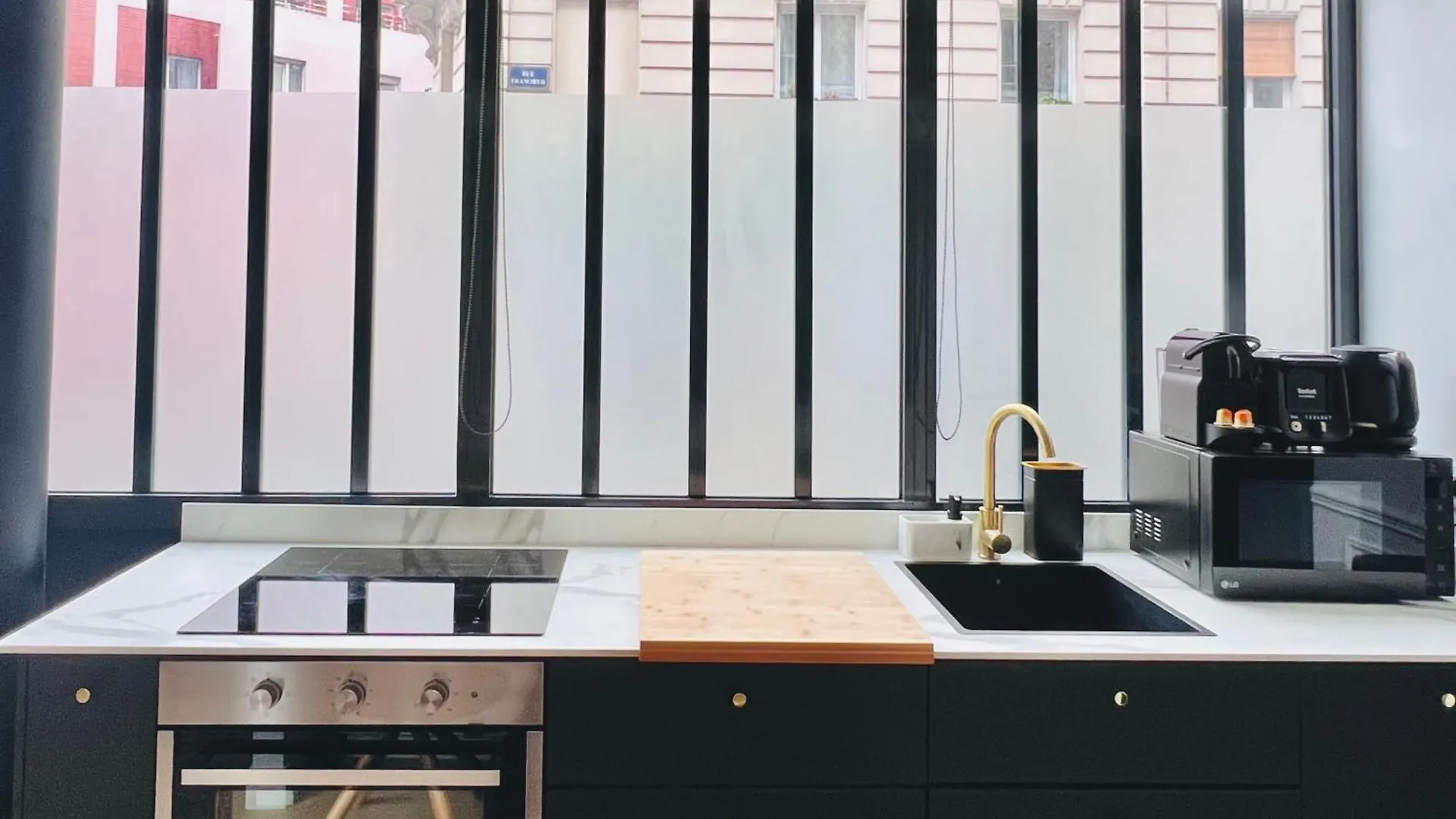 Montmartre Marvel! Designer Apartment Near Metro 巴黎 0*,